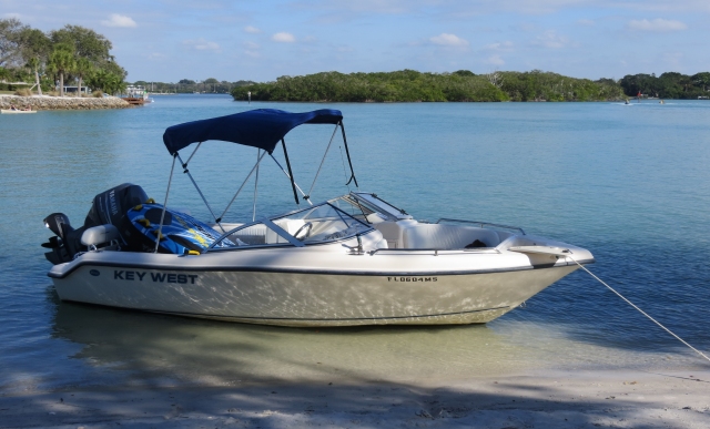 Venture 19' Bowrider - Waves Boat Club